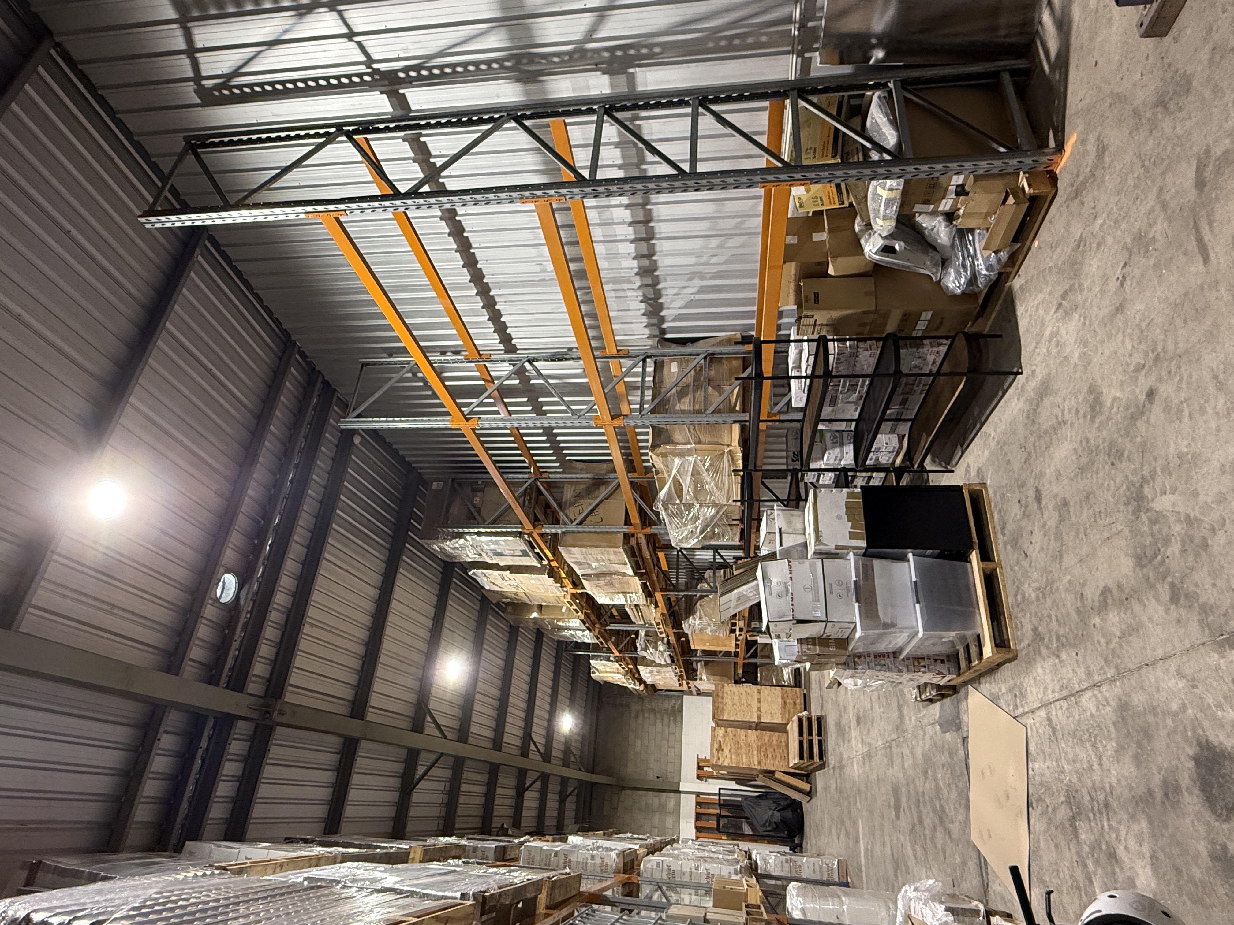 110m2 storage space with racking and truck access. — Norwood